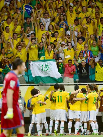 La felicit dei brasiliani e (sfumata) la delusione di Buffon. Afp
